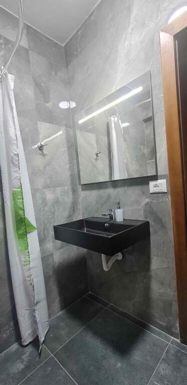 3+1 apartment for rent, Dritan Hoxha Street, near the University Zoja e Keshillit te Mire, Arabit Buildings  Price: 570 euro