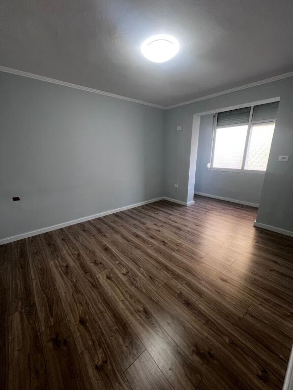 Appartamento 2+1+Balcone in vendita 130.000€ Oxhaku, Tirane