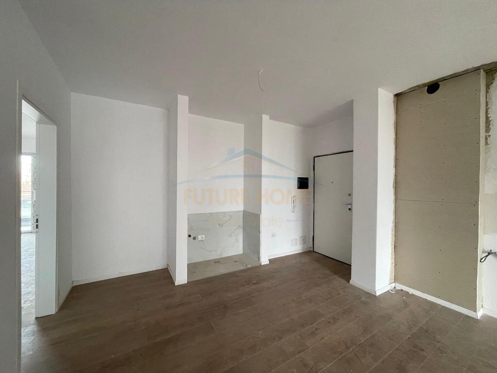 Shitet, Apartament 2+1+2, Rruga Jordan Misja, Tirane