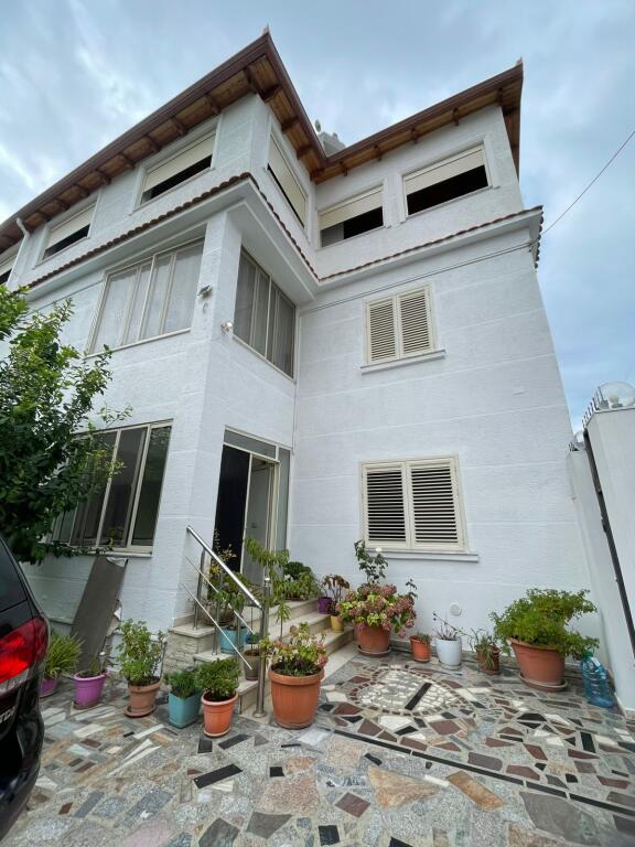 🏡 3-STORY VILLA FOR SALE SCHOOL 2 GJELAT DURRËS