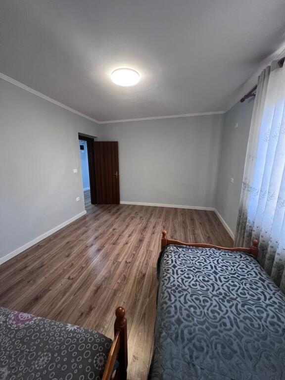 Appartamento 2+1+Balcone in vendita 130.000€ Oxhaku, Tirane