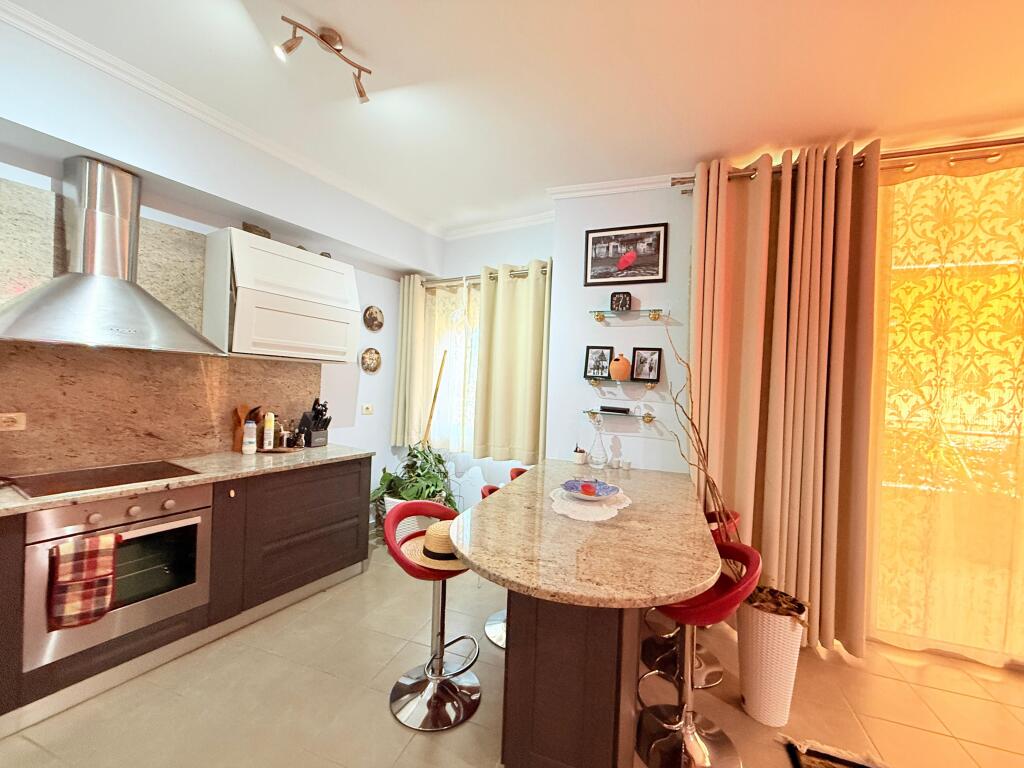 🏡 Appartamento spazioso 2+1+2 con 3 balconi in affitto