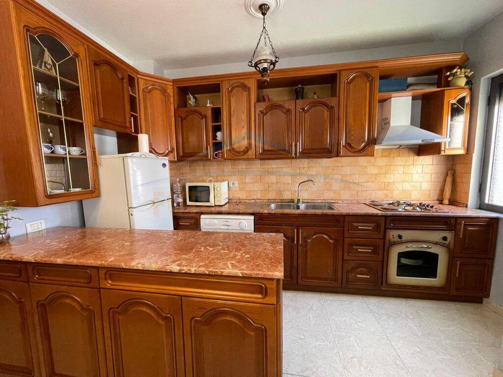 Affitto, Appartamento 2+1, Vasil Shanto, Tirana.