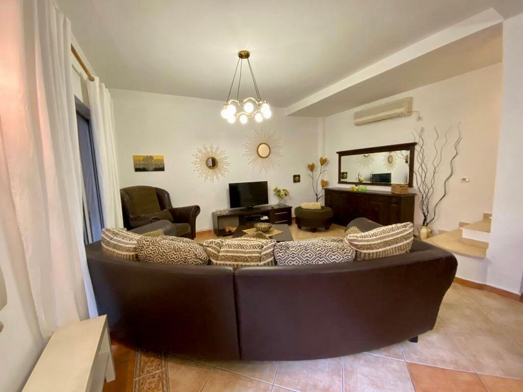 📣 RENT Duplex Apartment 4+1+2 📍 21-Dhjetori, Near Hotel Mondialit ✨  