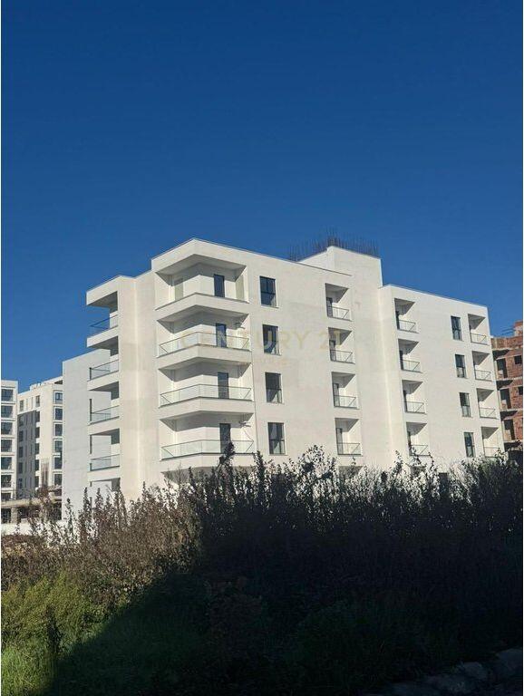 Apartament 1+1 për Shitje – Mali i Robit, Golem !!