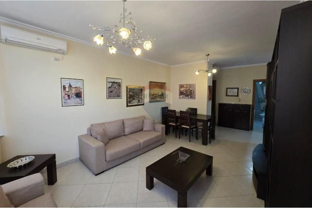 Apartament me qira 3+1+2 Komuna Parisit