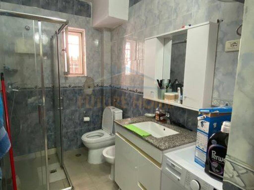 Shitet, Apartament 1+1, Myslym Shyri