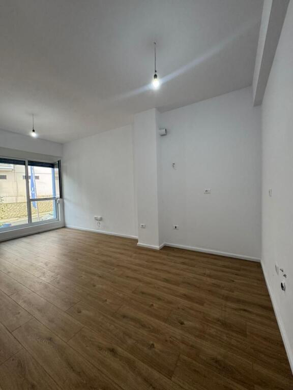Shitet Apartament 1+1+Ballkon 83.5000€ OXA, Fresk, Tirane