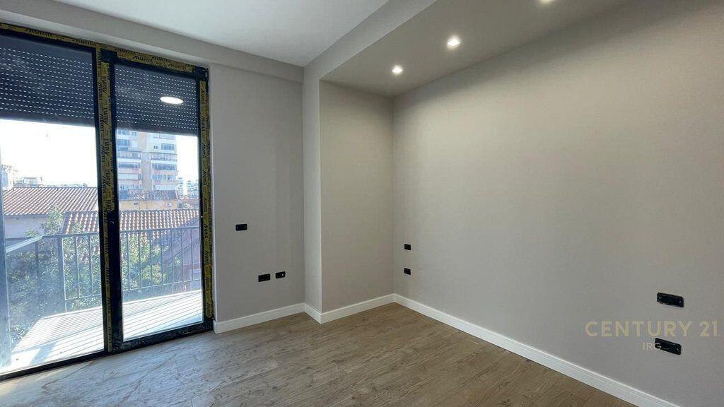 Affittasi appartamento 2+1+2 balconi vicino alla Scuola Rossa! 650 € /Mese
