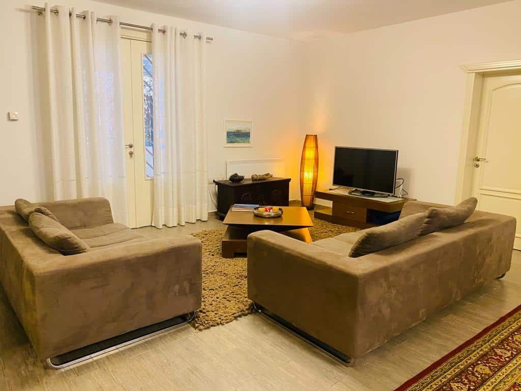 Vendesi in vendita 2+1 +2 + Deposito vicino al Comune di Parigi, Tirana! Residenziale/ Commerciale!