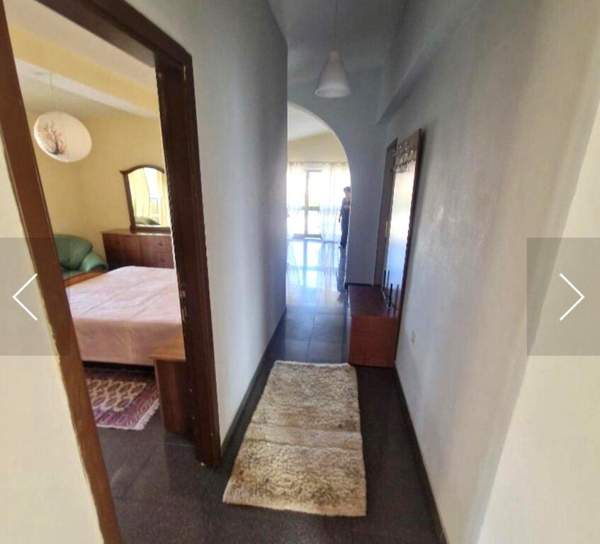 AFFITTASI INGRESSO 2+1 IN VIA BESA A 10 MINUTI DA PIAZZA SKENDERBEJ, CENTRO DI TIRANA.