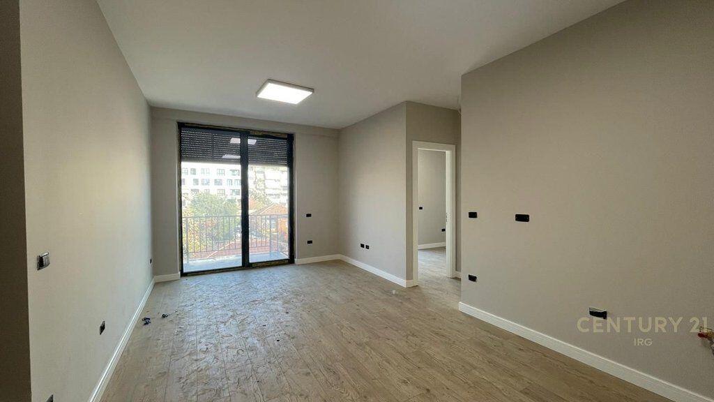Affittasi appartamento 2+1+2 balconi vicino alla Scuola Rossa! 650 € /Mese