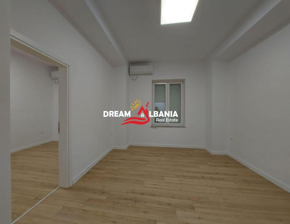 Jepet me qera ambient zyre 3+1 tek Shallvaret, prane Gjykates se Larte (ID 4261806)