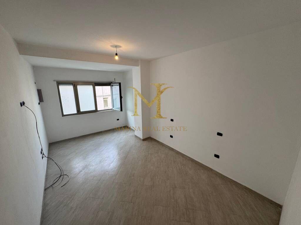 SHITET APARTAMENT 2+1 QENDER DURRES