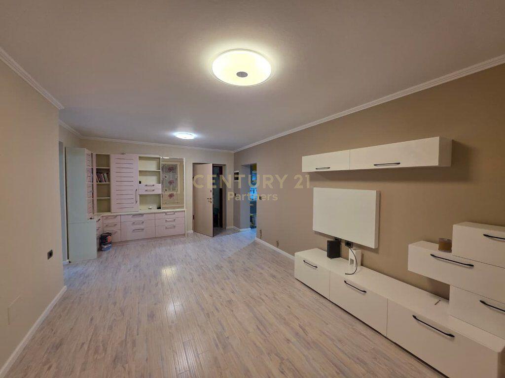Appartamento 2+1 in Affitto nel Centro di Tirana - 900€ | 76 m² 900 € /Mese Sup. Totale  76m2