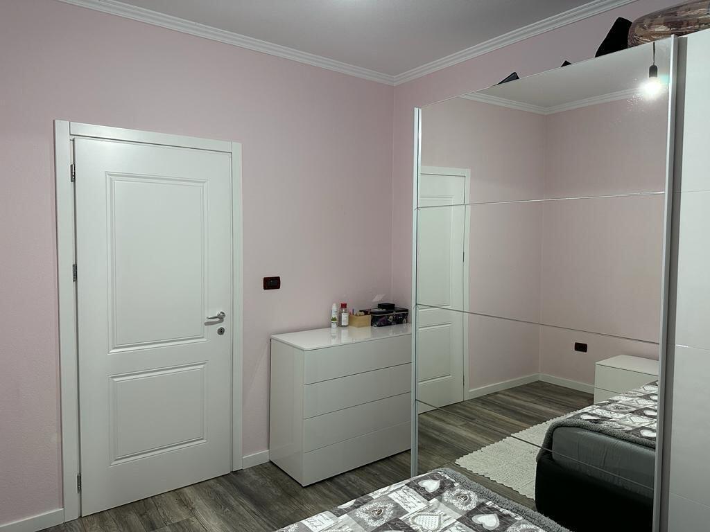 Shitet apartament 3+1+2+bllk