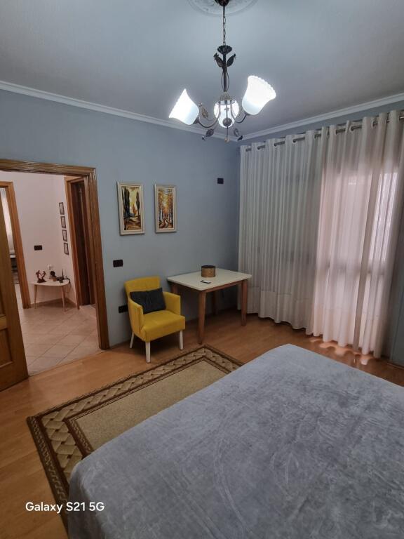 Appartamento 1+1+2 in affitto in Via Petro Nini Luarasi 60.000 Leke