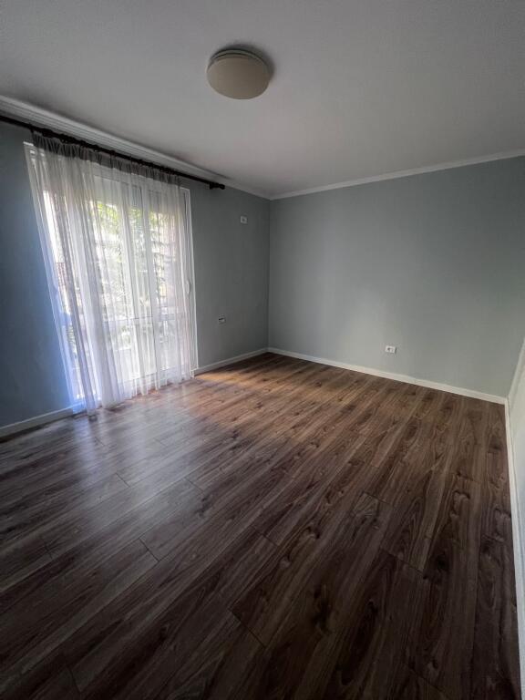 Appartamento 2+1+Balcone in vendita 130.000€ Oxhaku, Tirane