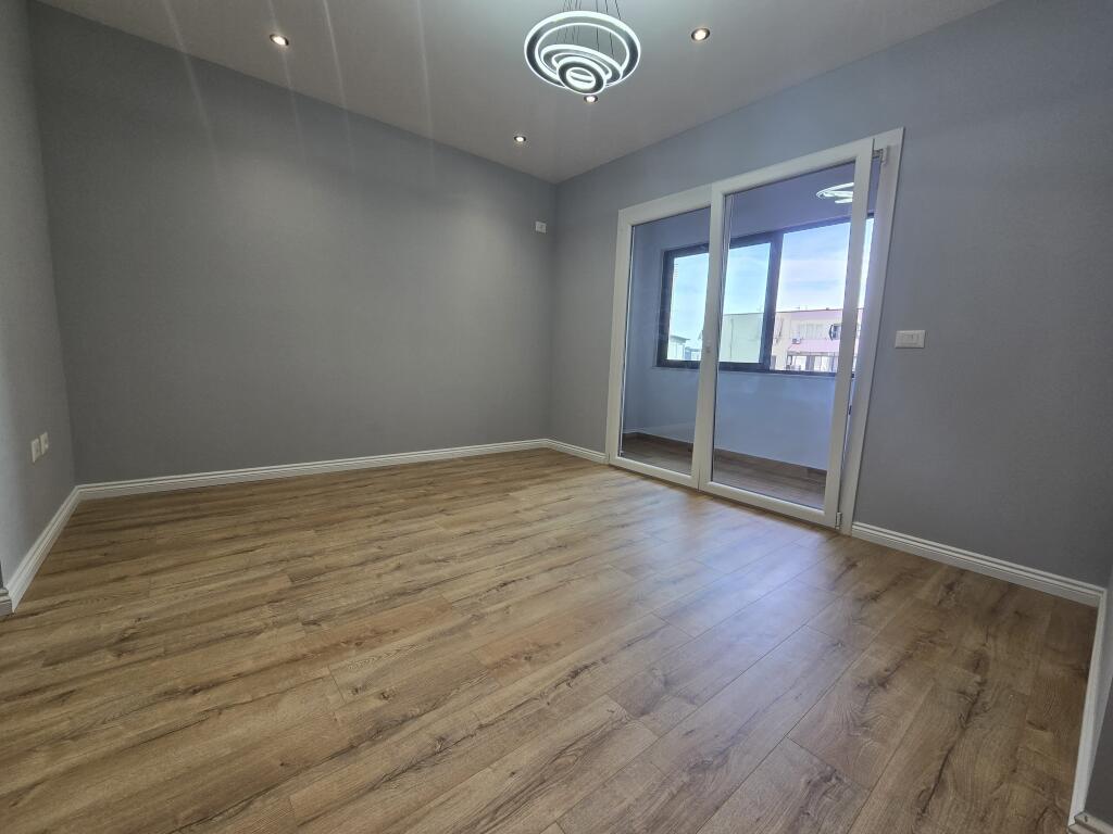 1+1/Sale📍5 Maji 📌98000€