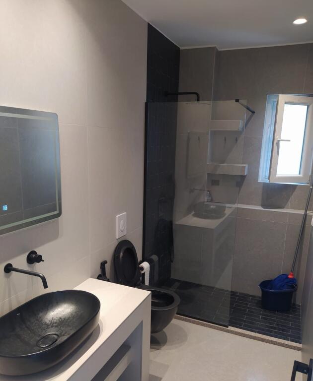 🏙️ Jepet me qira apartament 2+1 ne Astir!
