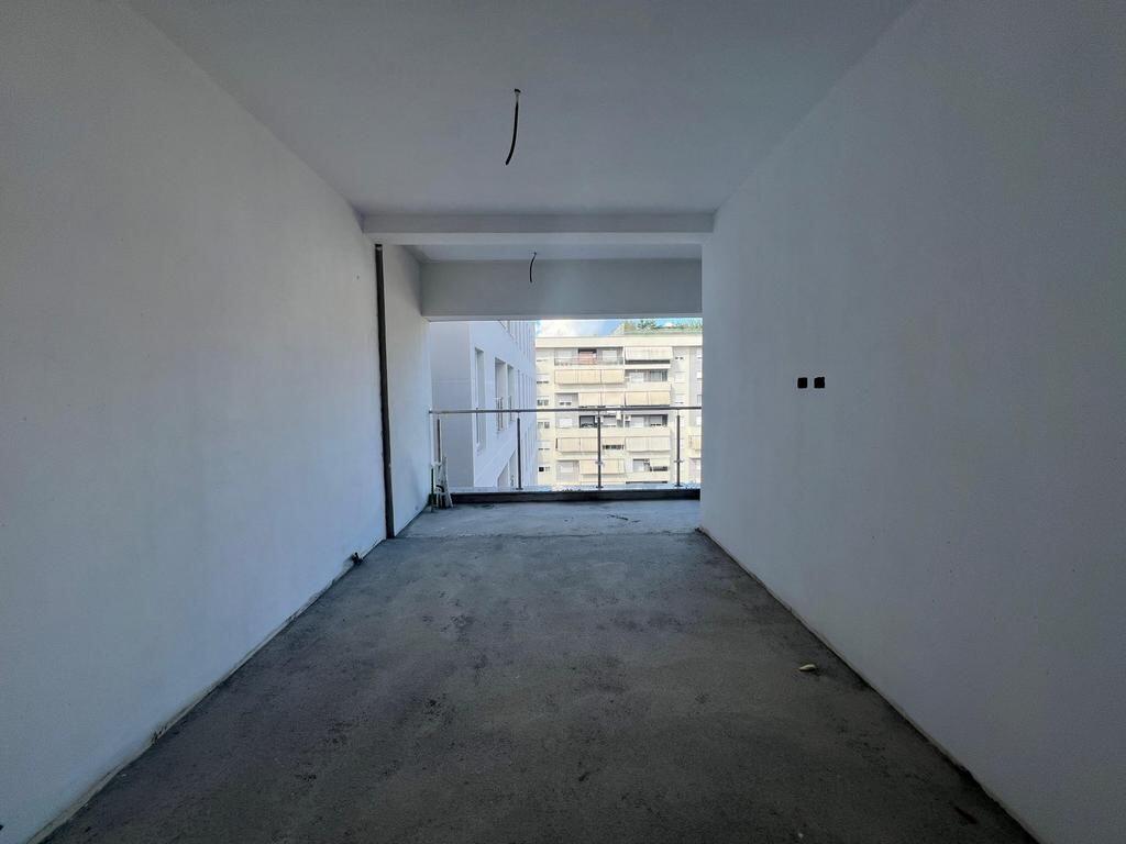 VENDIAMO APPARTAMENTO 2+1+2 PRESSO IL COMUNE DI PARIGI COMPLESSO KIKA!! 330,000 €