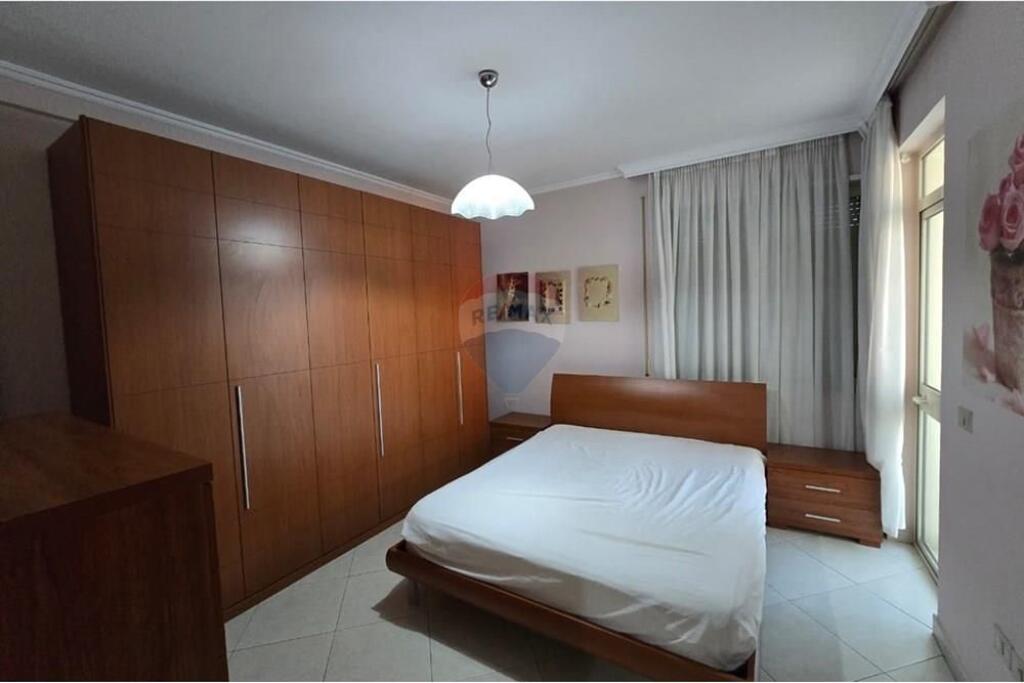Apartament me qira 3+1+2 Komuna Parisit
