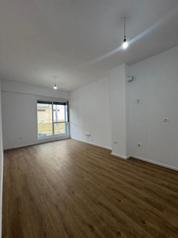 Shitet Apartament 1+1+Ballkon 83.5000€ OXA, Fresk, Tirane