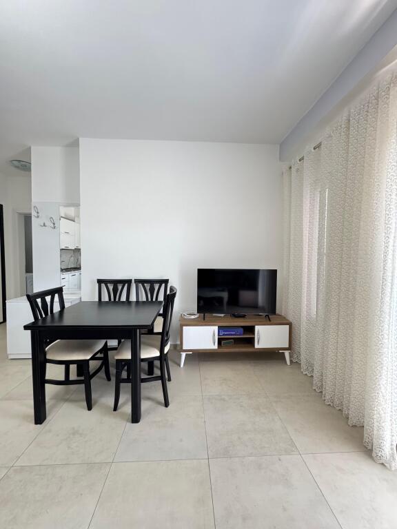 📍 Apartment 1+1 for rent – Industrial Market, Durrës