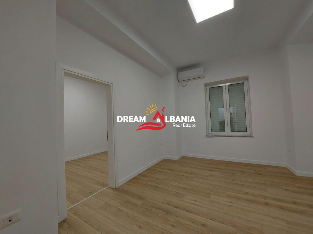 Jepet me qera ambient zyre 3+1 tek Shallvaret, prane Gjykates se Larte (ID 4261806)