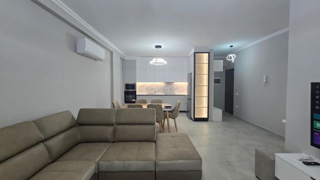 Affittasi appartamento 2+1+2 al Lago Secco 1200 euro/mese