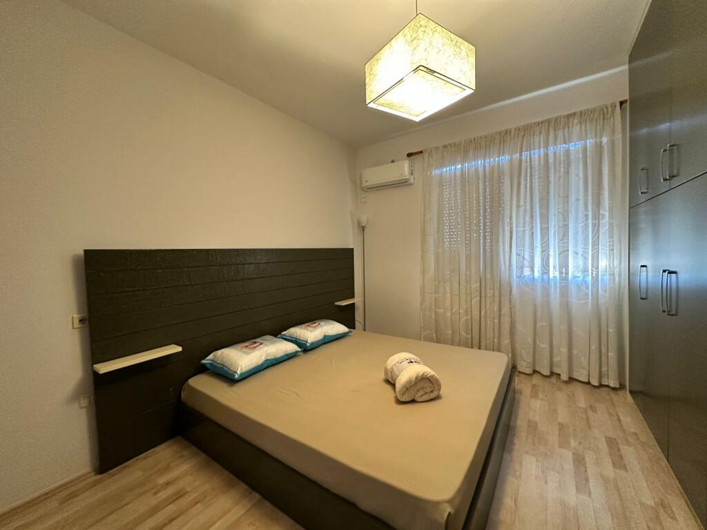 Jepet apartamenti me qera 2+1+2 te Zogu i Zi 60.000 Leke