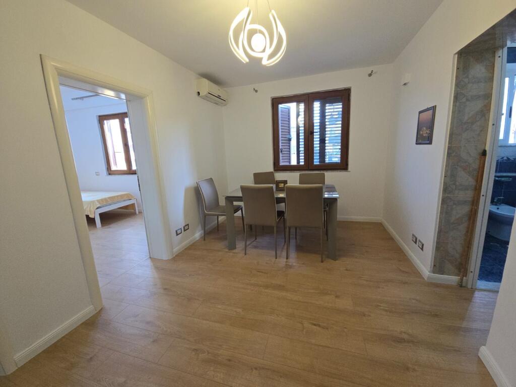 VENDESI SUPER APPARTAMENTO 3+1 A VOLLGA DURRES