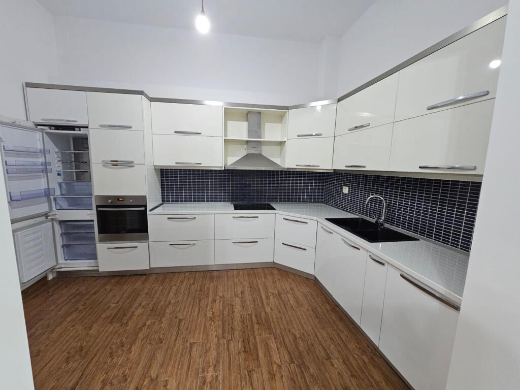 JEPET ME QERA APARTAMENT 2+1 NE KENETE DURRES
