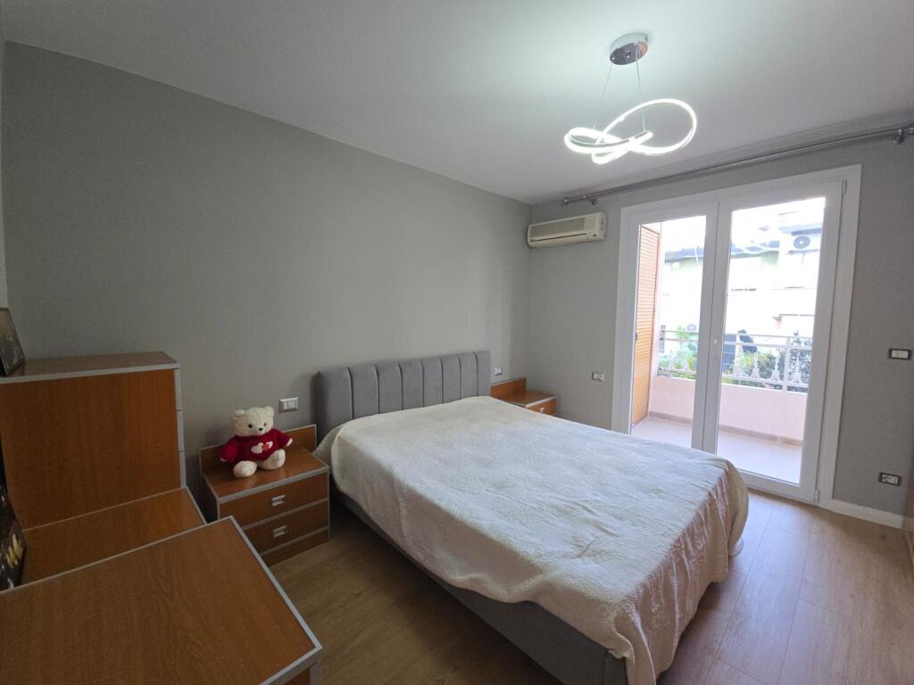 VENDESI SUPER APPARTAMENTO 3+1 A VOLLGA DURRES