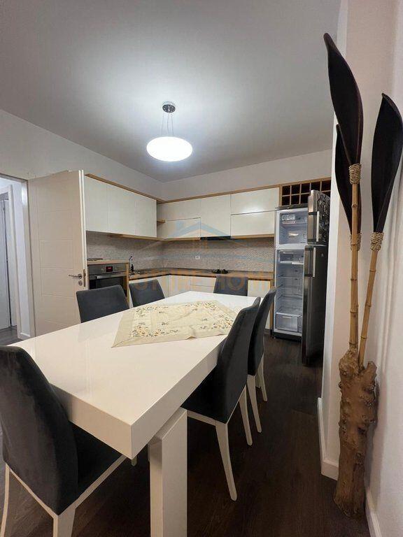 Shitet , Apartament 2+1+2 në Rrugën Teodor Keko, Prane Rrethit Astirit,Tirane