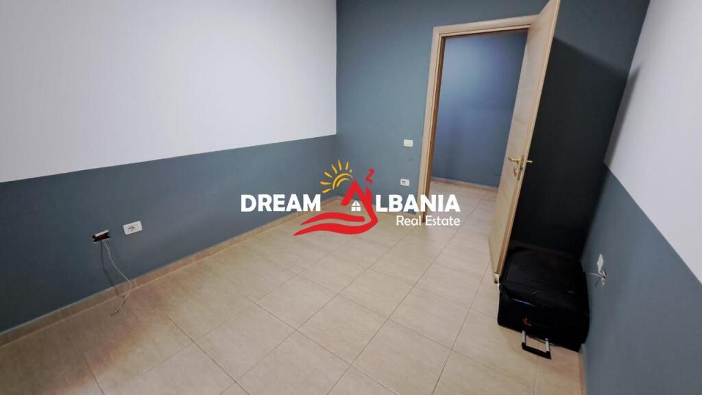 Locale commerciale in vendita in Via Don Bosko vicino a Vizion+ a Tirana (ID 4131391)