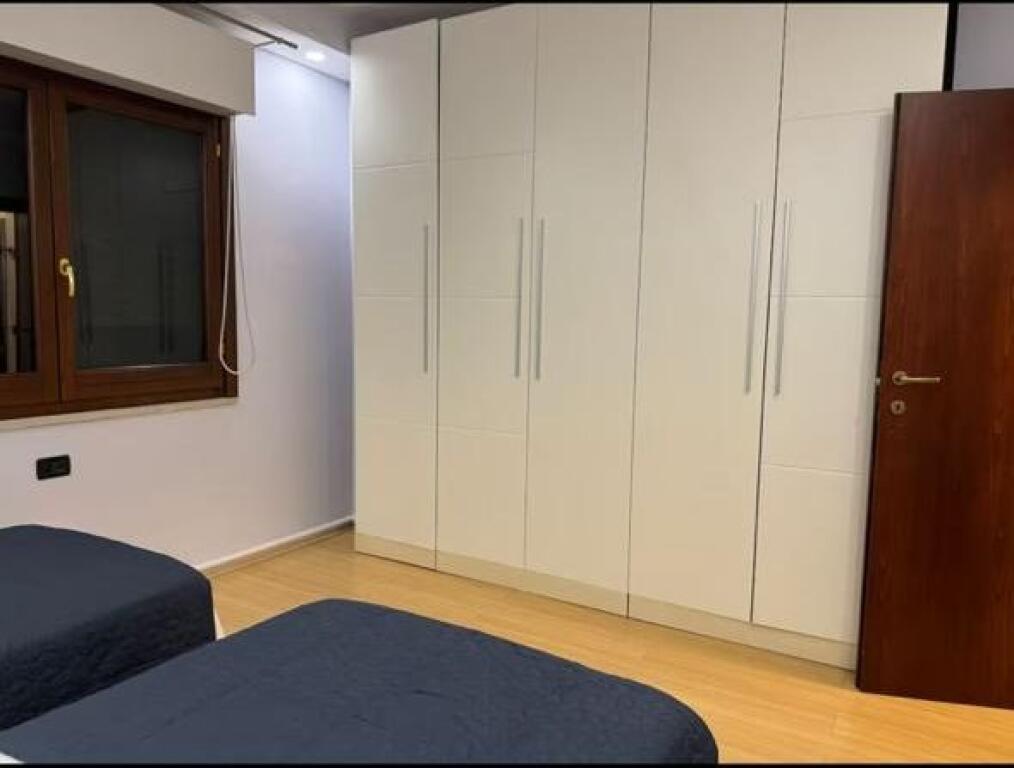 2+1, well furnished, at the park near the Paris commune, price 800 euros