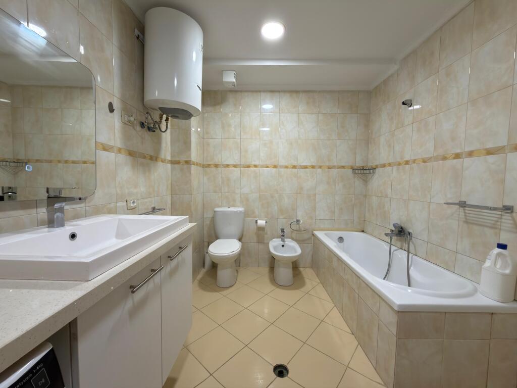 Apartament 2+1 me qira tek Zogu i Zi