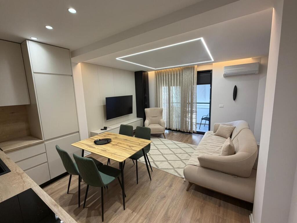 APPARTAMENTO 2+1 IN AFFITTO IN BOULEVARD ZOGU I