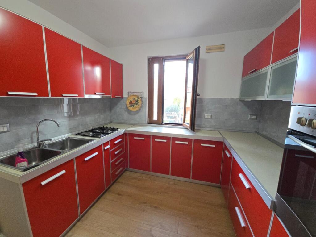 VENDESI SUPER APPARTAMENTO 3+1 A VOLLGA DURRES