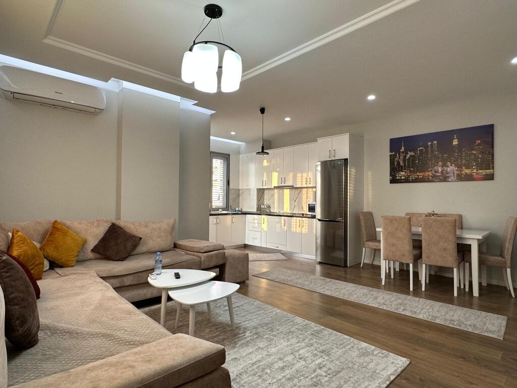 APARTAMENT 2+1 PER QIRA