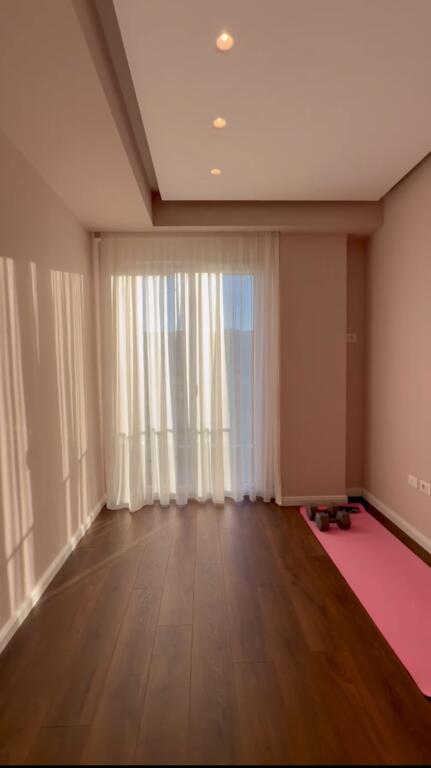 Super Apartament 2+1+2 për qira, përballë Kika 2 Komuna e Parisit