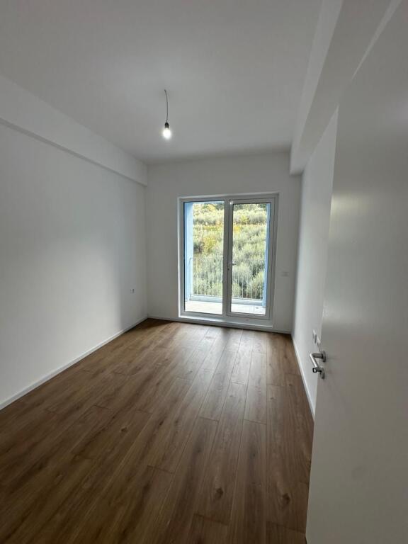 Shitet Apartament, OXA , zona e Freskut