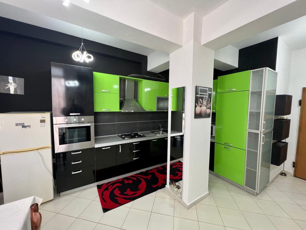 📣 QERA Apartament 1+1 📍 Perballe Kompleksit Delijorgji🛣️ Reuga e "Kavajes" ✨