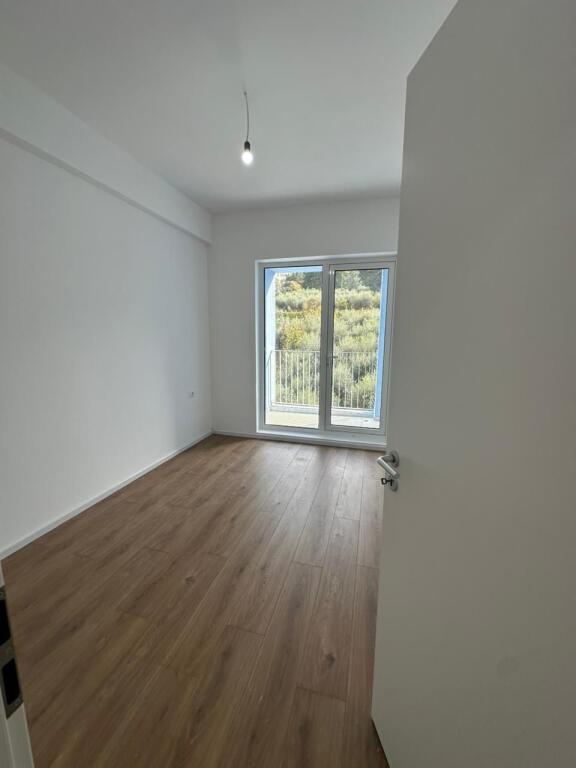 Shitet Apartament, OXA , zona e Freskut