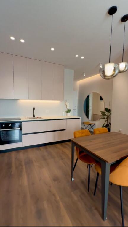 Super Apartament 2+1+2 për qira, përballë Kika 2 Komuna e Parisit