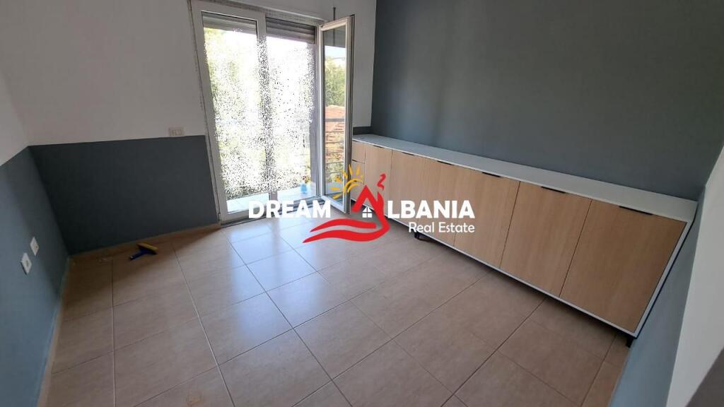 Locale commerciale in vendita in Via Don Bosko vicino a Vizion+ a Tirana (ID 4131391)