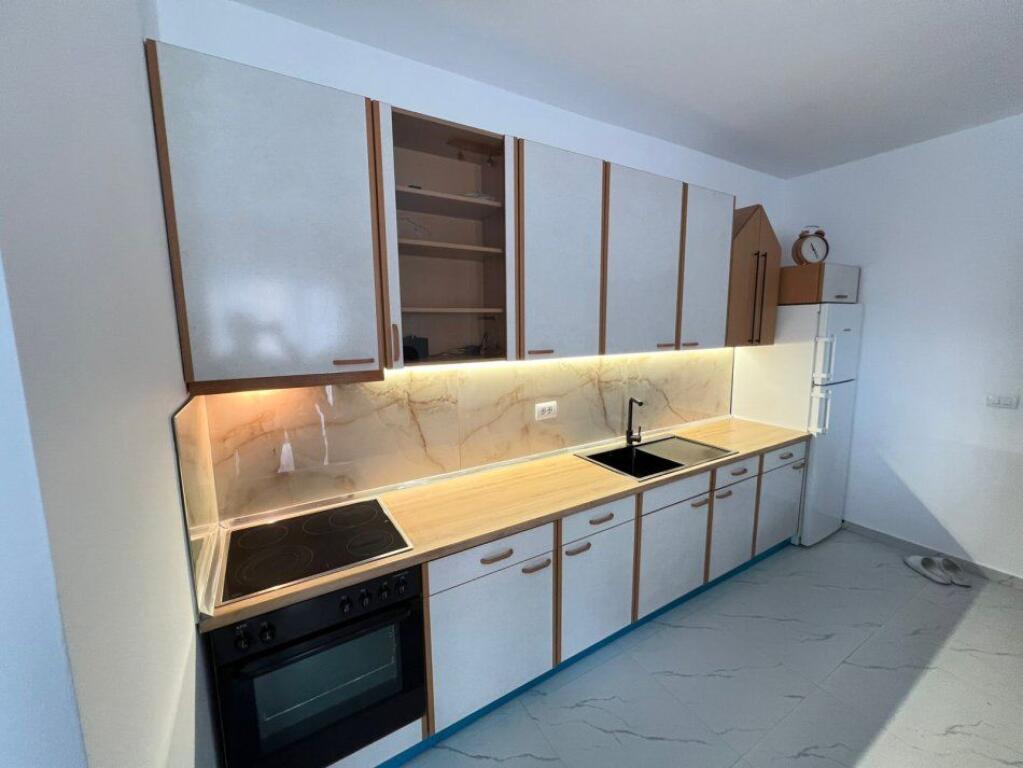 Appartamento in affitto 1+1 a Zogu i zi (ID B2101338) Tirane