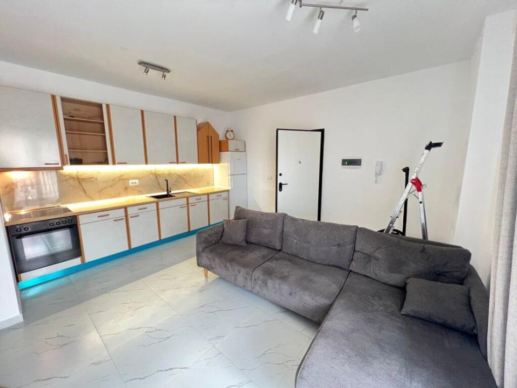 Appartamento in affitto 1+1 a Zogu i zi (ID B2101338) Tirane