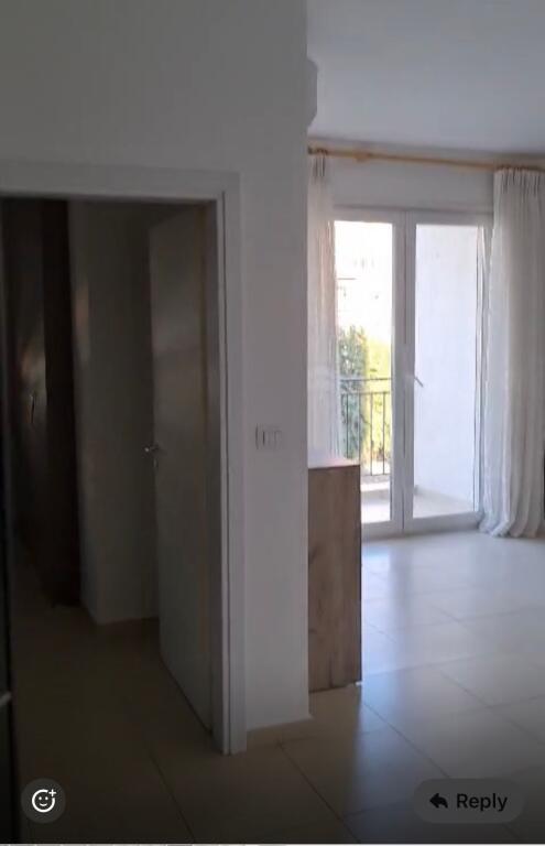 1+1, i mobiluar te 21 dhjetori te inxhinieri e ndertimit,cnmimi 500 mije leke